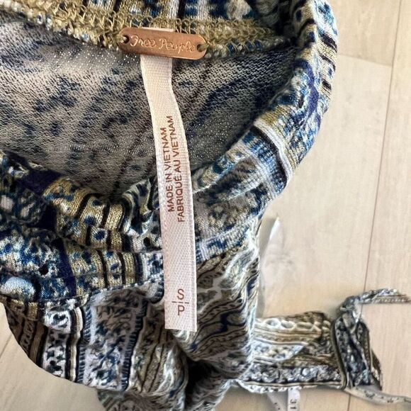 Free People Donatella Turtleneck Top size Small - Picture 6 of 8